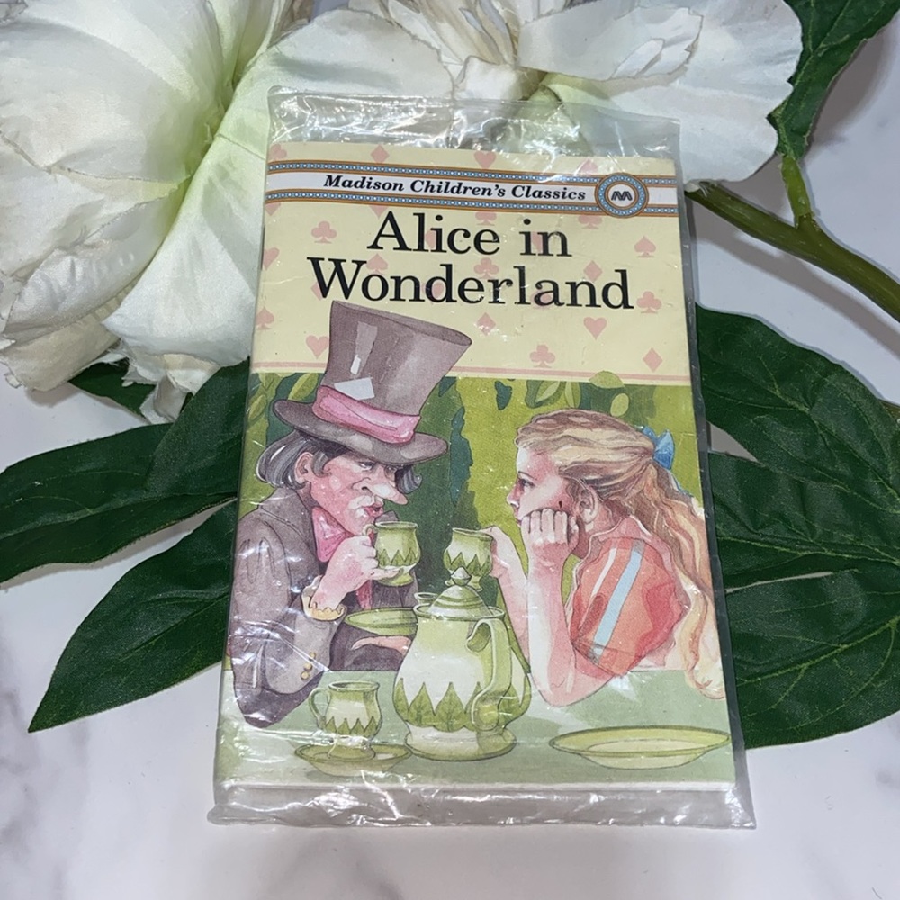 Alice in Wonderland White Castle 1992 - Castle Tales